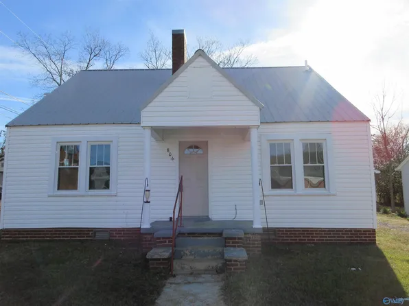806 E Laurel St, Scottsboro, AL 35768