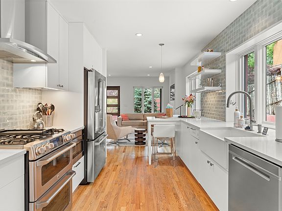 4th image of 104 Callecita Pl