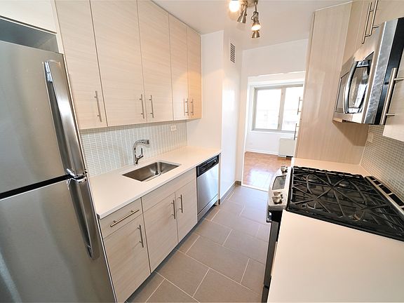 4th image of 444 E 82nd St APT 20C