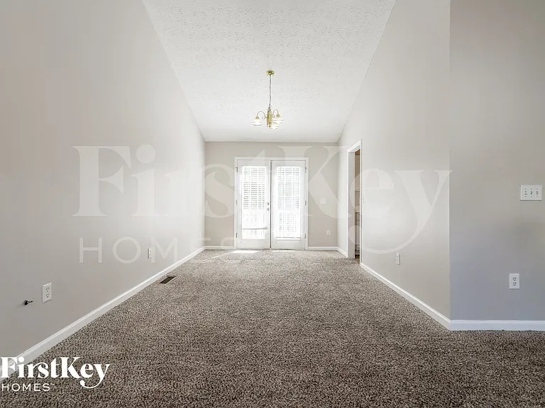5370 Princeton Oaks Dr — Photo 4