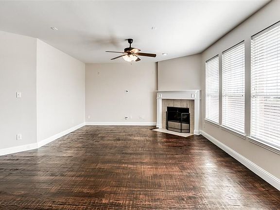 5th image of 825 Lone Pine Dr