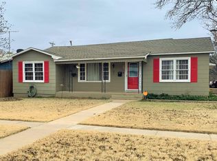 212 13th St, Levelland, TX 79336