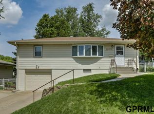 8222 Seward St, Omaha, NE 68114