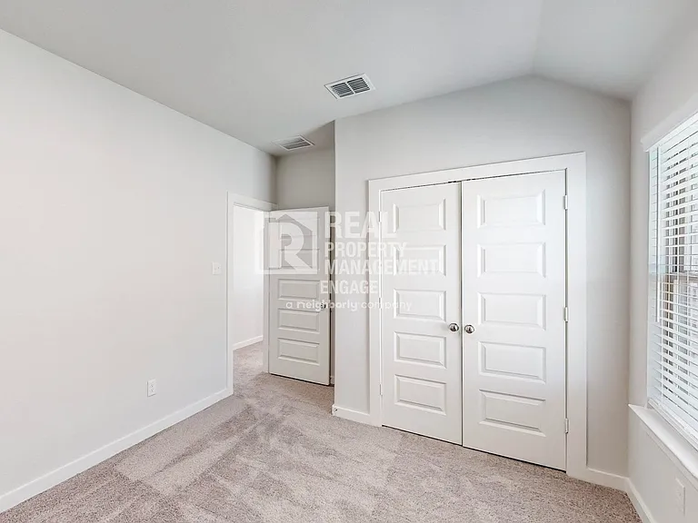 217 Caliber Ct — Photo 36