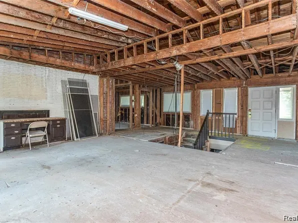 20701 Donaldson St, Dearborn, MI 48124