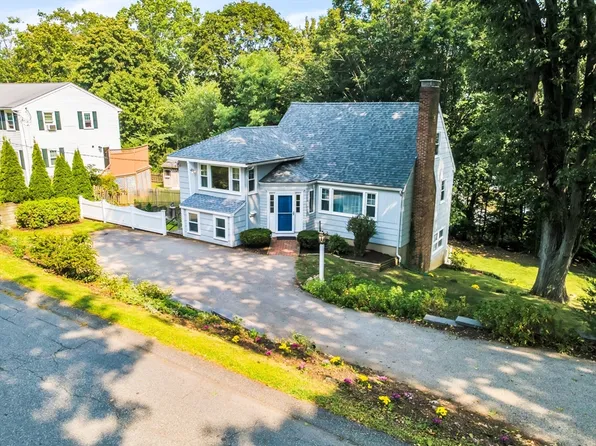 15 Harborview Dr, Hingham, MA 02043