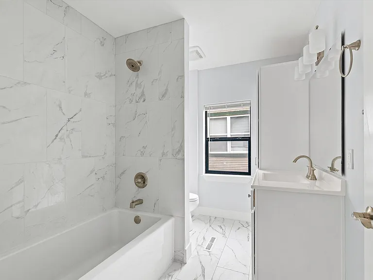403 N 9th St — Photo 23