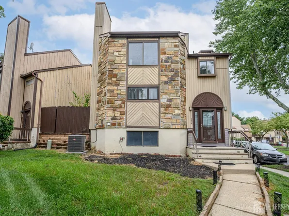 190 Goldmine Ln, Old Bridge, NJ 08857