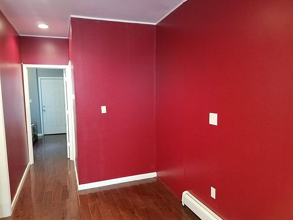 4th image of 119 Essex St #1