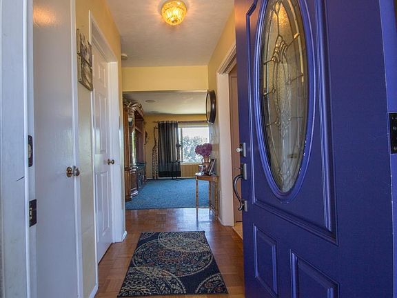 3rd image of 819 Murray Dr