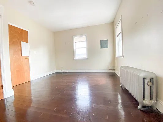 Rented by RealTegrity NY LLC | media 6