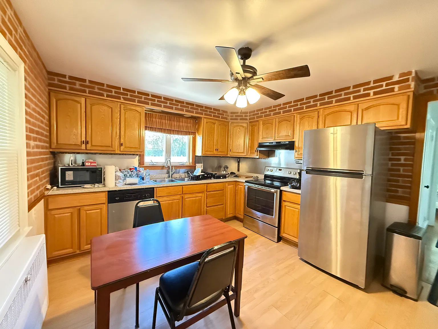 4 bed, 2200 sqft, $1,200 — Photo 4