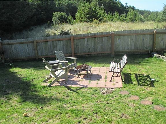 Back yard patio and fire pit