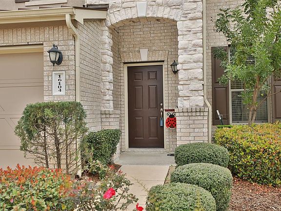 3rd image of 16104 Limestone Lake Dr