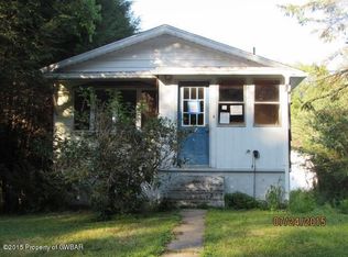 17 Clarks Cross Rd, Hanover Township, PA 18706