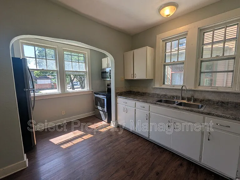 2526 Hoagland Ave — Photo 8