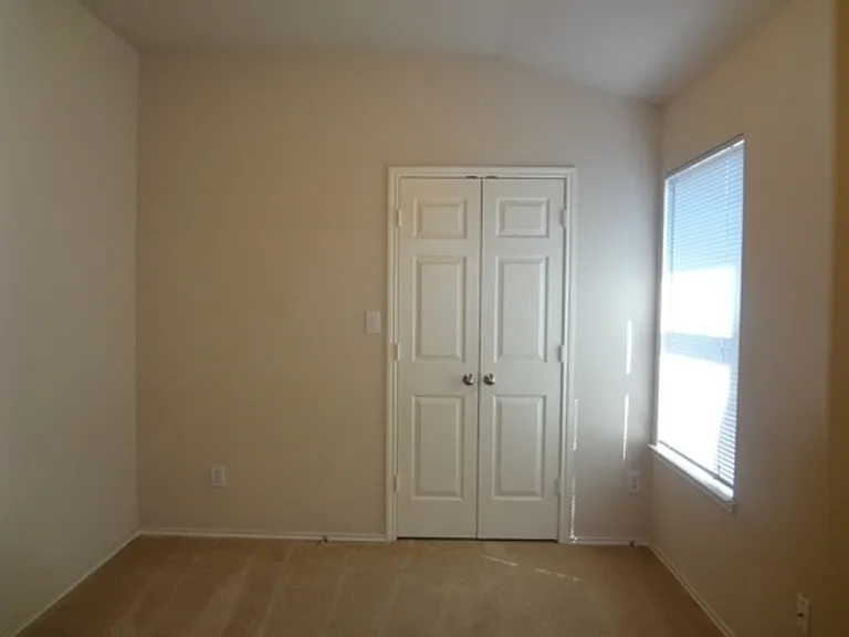 5405 Soledad Dr — Photo 11