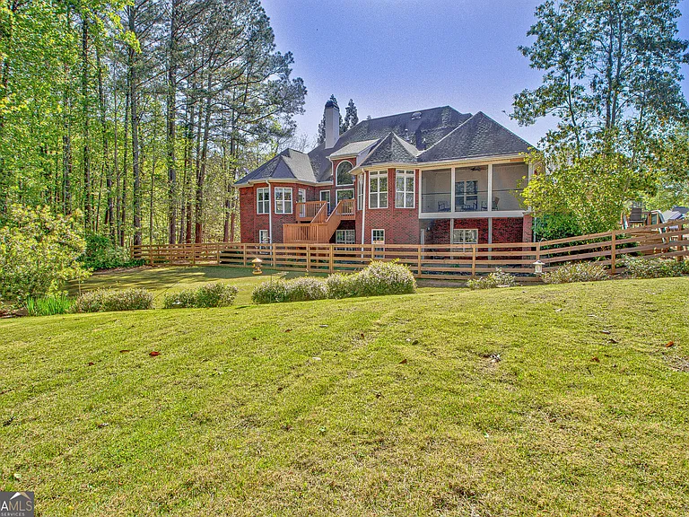 140 Lake Park Ct — Photo 64