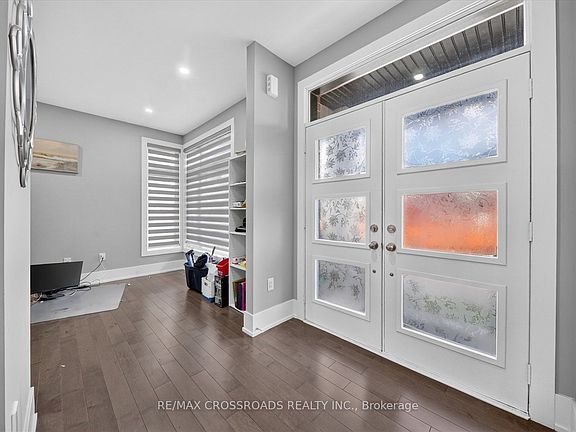 5th image of 202 Webb St