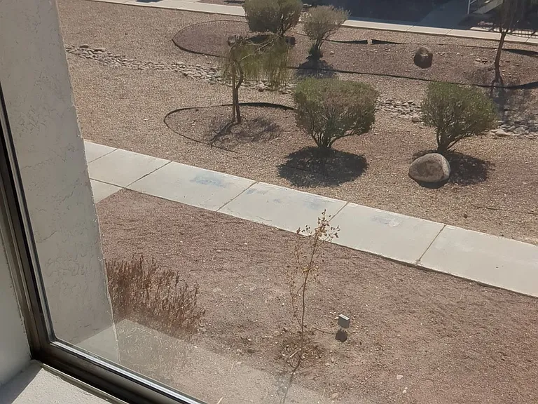 Desert Sun Apartments — Photo 17
