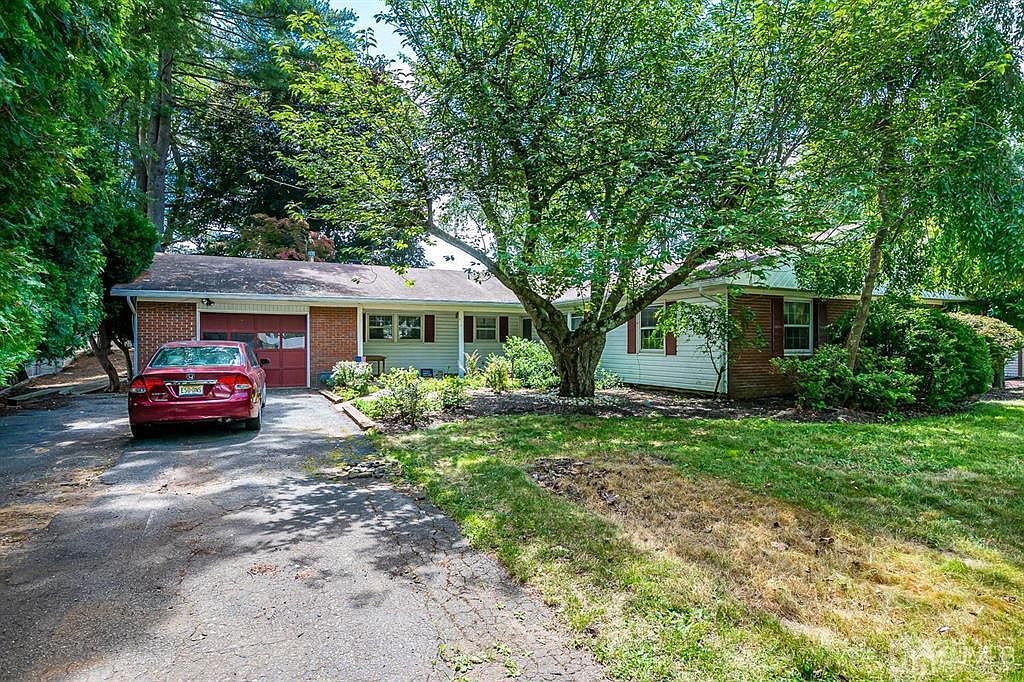 14 Edwards Ln, Manalapan, NJ 07726 Zillow