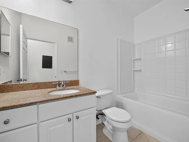 304 Southern Pecan Cir #208-208-208 — Photo 8