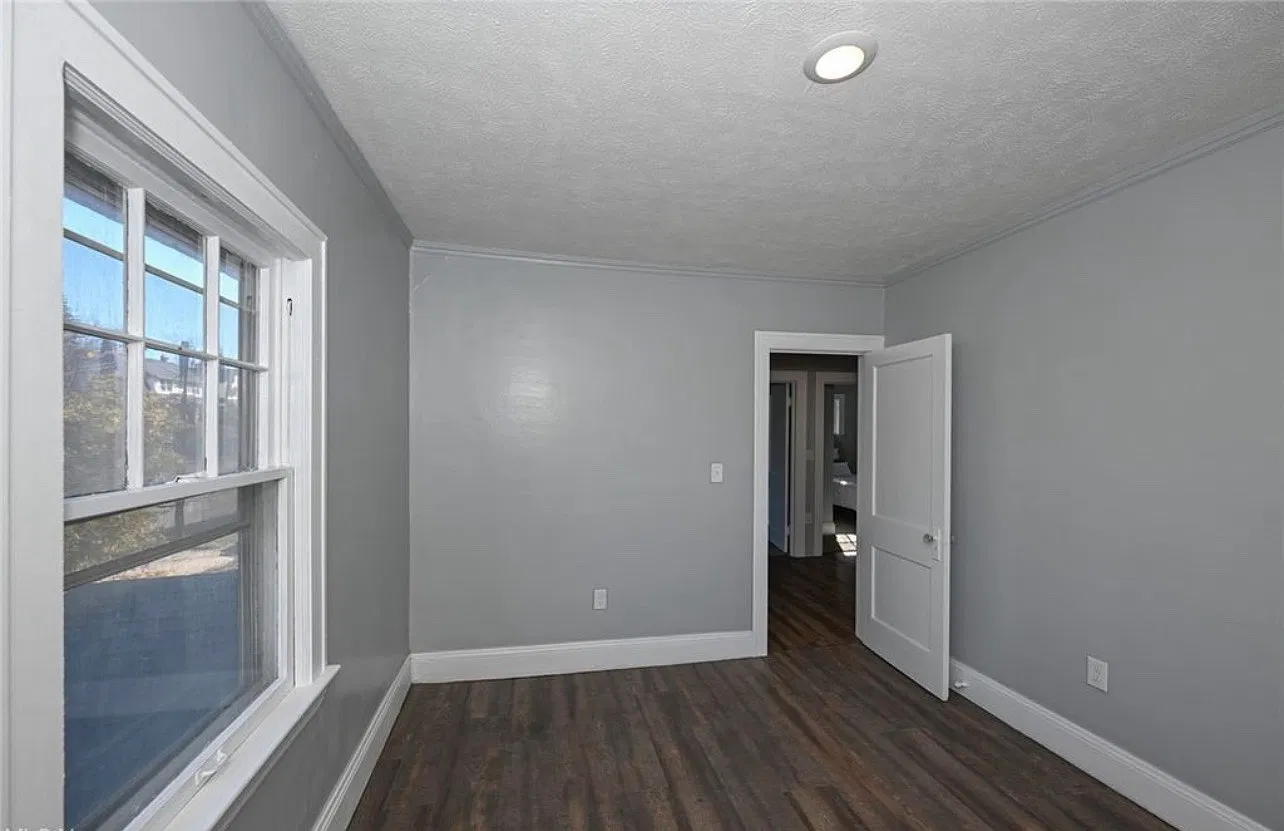 7 bed, 2073 sqft, $2,950 — Photo 4