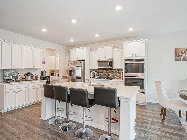 32 Westmont Dr #1 — Photo 4