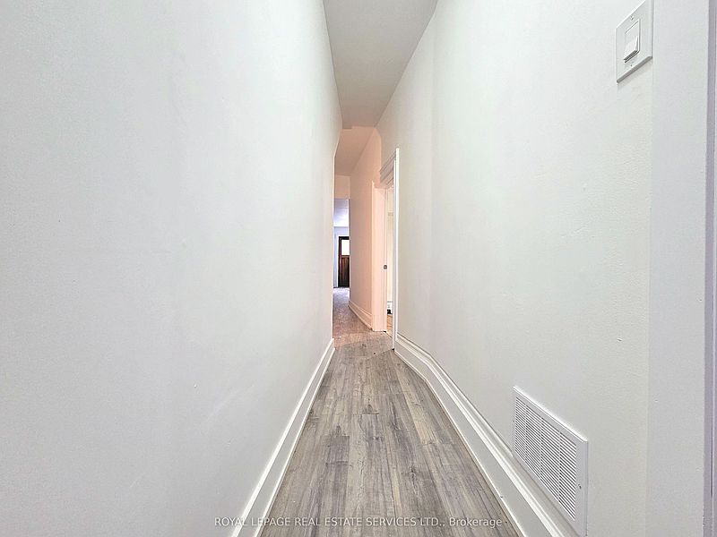 Toronto Townhouse for rent - 2 Bedrooms — photo 2