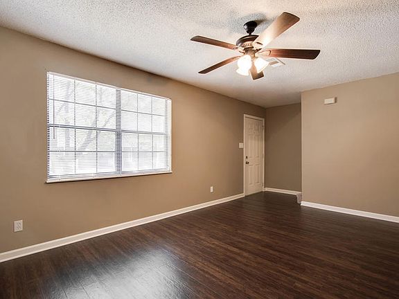 4th image of 9205 Shady Bend Ln