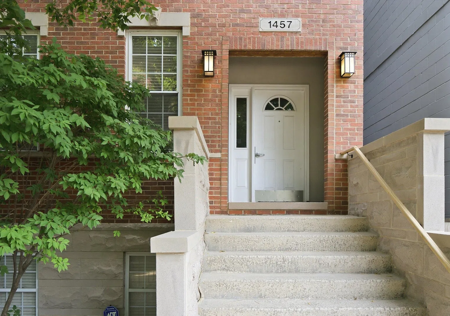 4 bed, 2400 sqft, $5,000 — Photo 1
