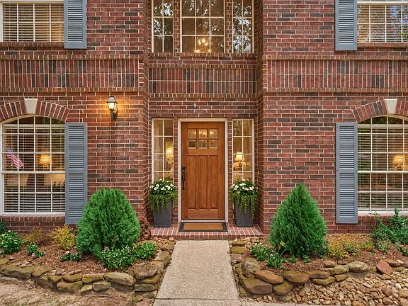 2nd image of 28130 Laura Ct