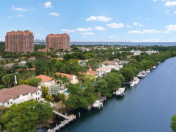3rd image of 277 Veleros Ct