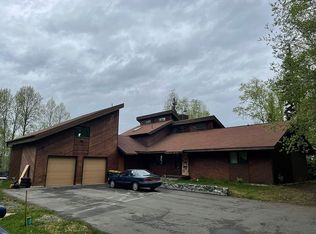 21112 Oberg Rd, Chugiak, AK 99567