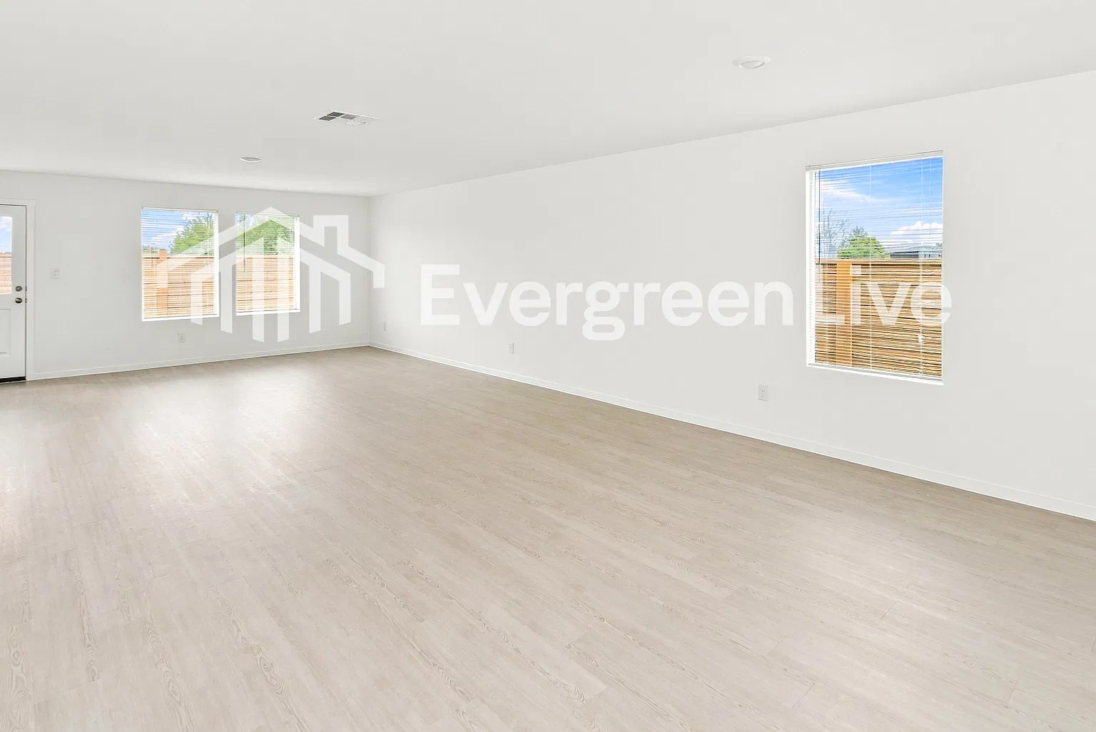 4 bed, 2.0 bath, 1850 sqft, $1,800 — Photo 4