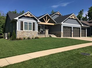 2713 Timber Ln, Hutchinson, KS 67502