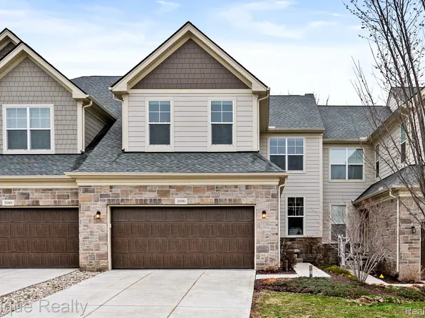 3090 N Spurway Dr, Ann Arbor, MI 48105