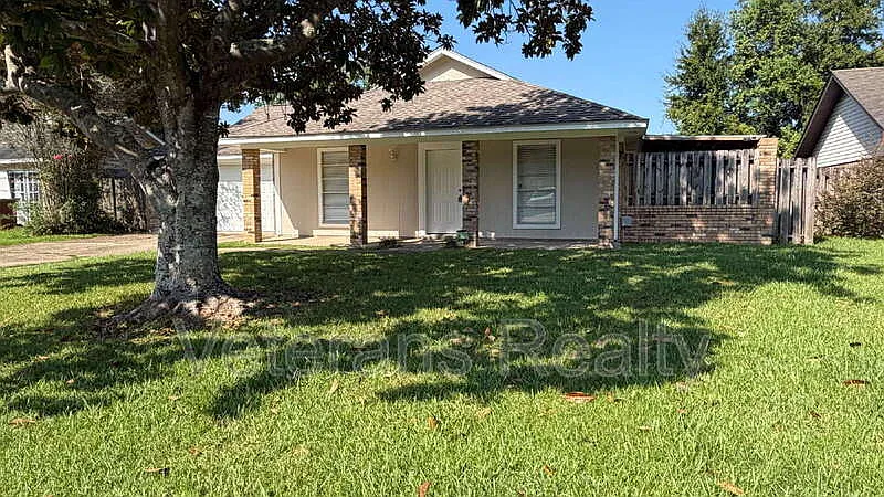 2133 Baywood Dr
