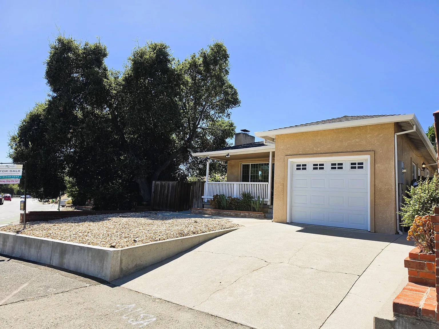 3 bed, 1104 sqft, $3,600 — Photo 3