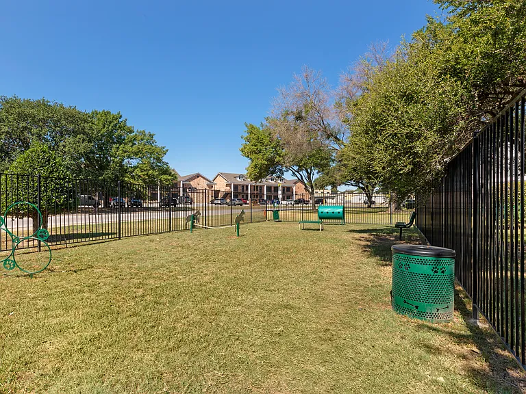 Valley Oaks Apartments — Photo 18