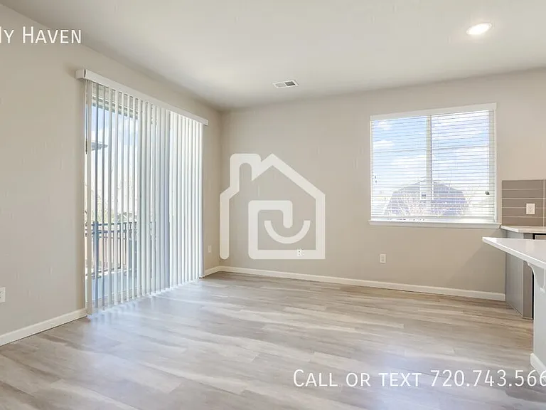 1320 Hoyt St #6 — Photo 8