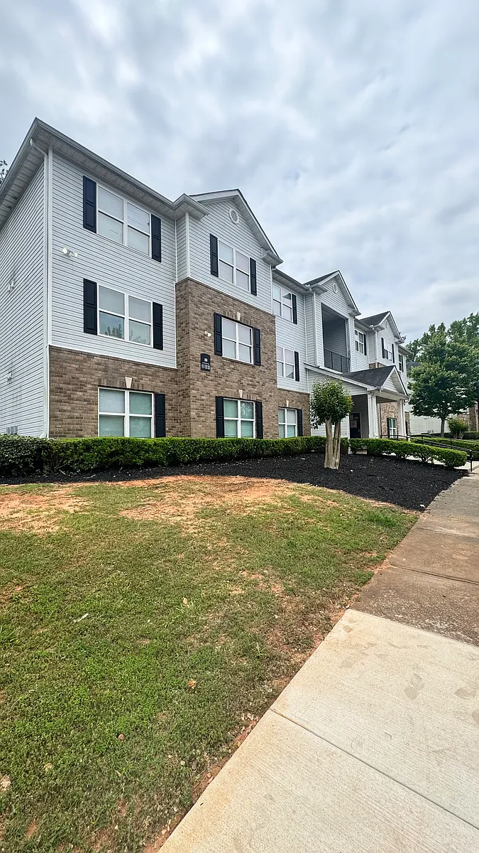 Building Photo - 10204 Fairington Ridge Cir
