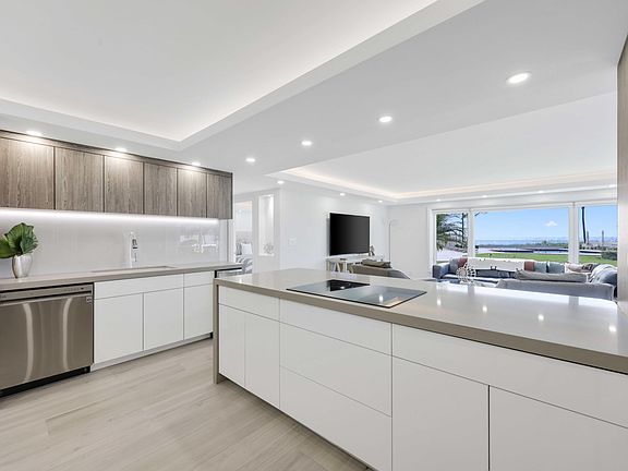4th image of 600 S Ocean Boulevard #103
