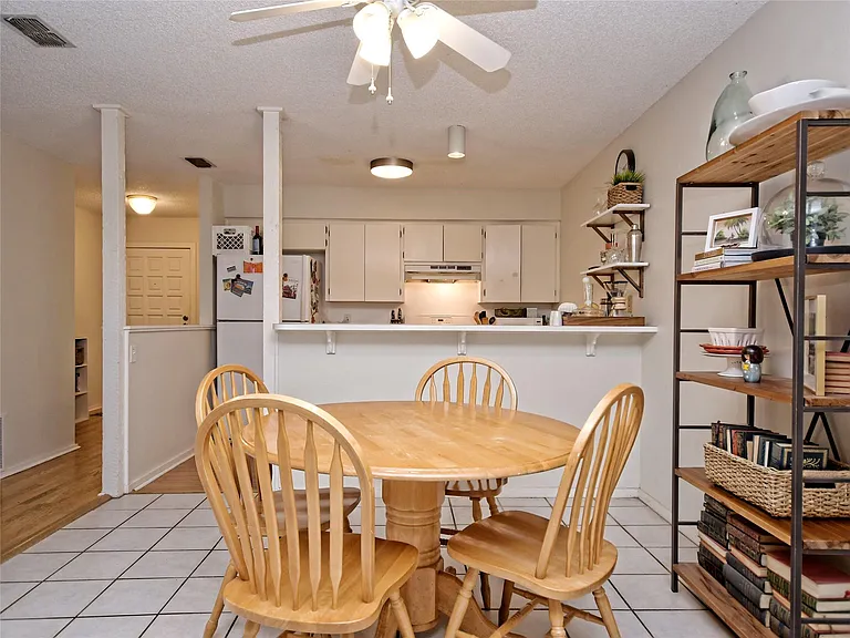 8121 Ceberry Dr #B — Photo 5