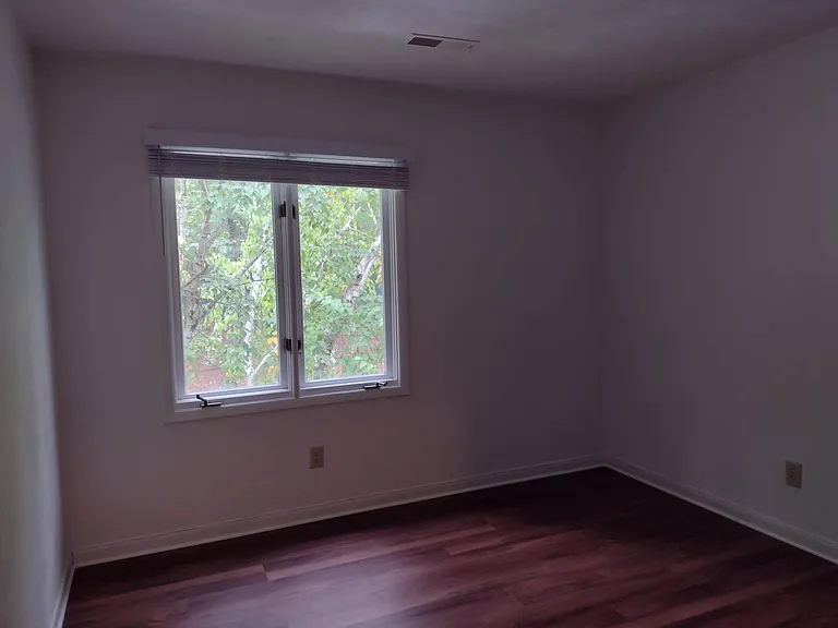 3541 Londonderry Ln — Photo 10