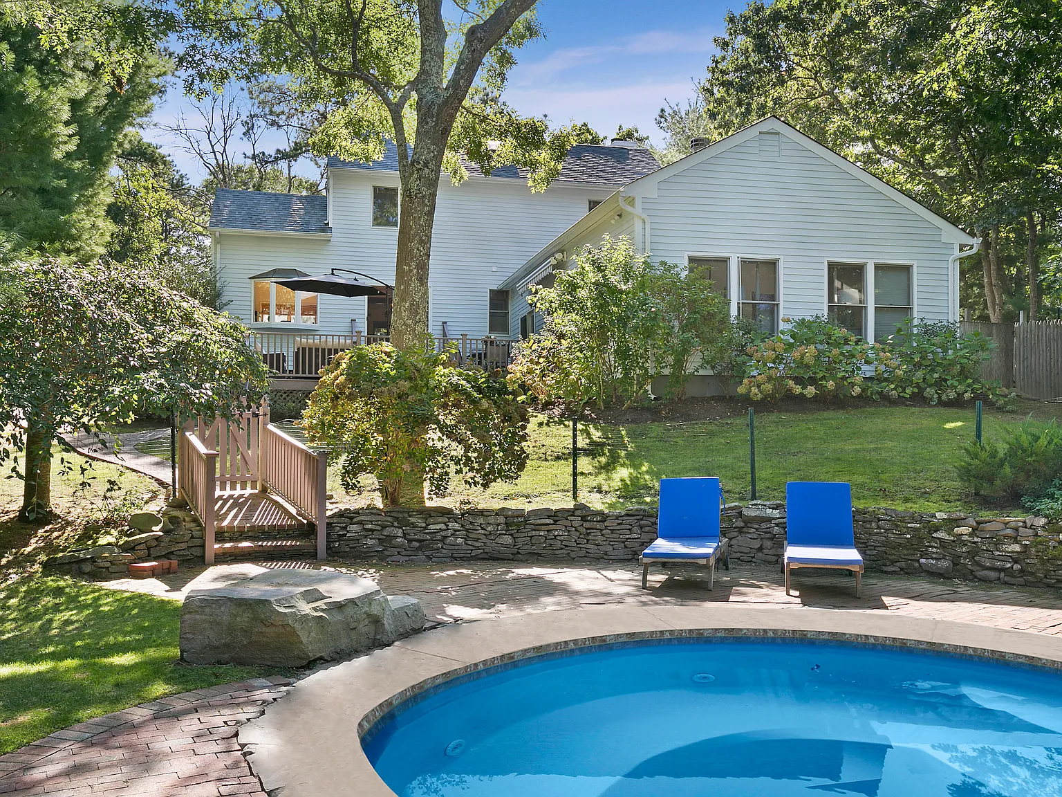 Centrally Located East Hampton 3 Bed 3 Bath Beach House — Photo 2