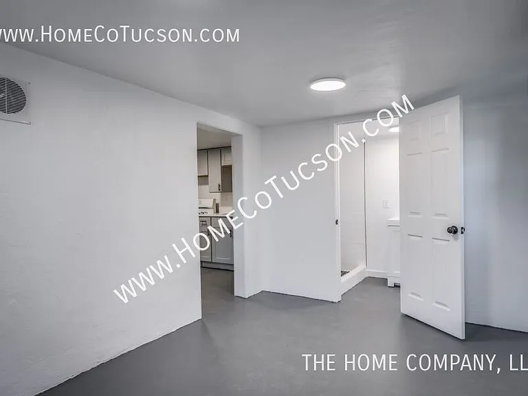 940 E Florita St — Photo 19