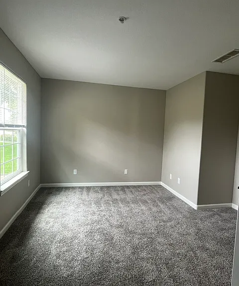 519 N Ferrocarril Rd — Photo 7