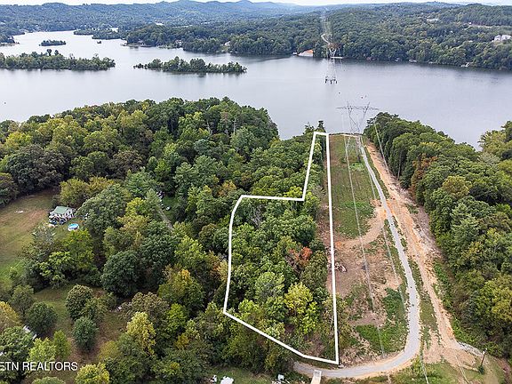 5th image of Arrowhead Trl