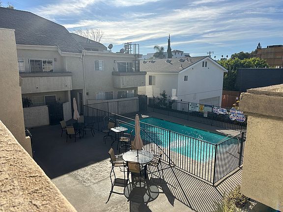 3rd image of 10825 Blix St APT 108